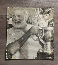 RARE CUBA CUBAN TROPHY ERNEST HEMINGWAY ICONIC KORDA PORTRAIT 1959 PHOTO MA75 picture