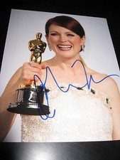 JULIANNE MOORE SIGNED AUTOGRAPH 8x10 PHOTO OSCAR TROPHY STILL ALICE PROMO COA D picture