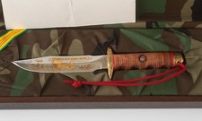 VTG MURPHY COMBAT FIGHTING KNIFE VIETNAM COMMEMORATIVE W/DISPLAY CASE 24K picture