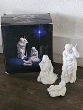 1981 Avon Nativity Holy Family 3 Piece Porcelain Figures & Box Jesus Christmas picture