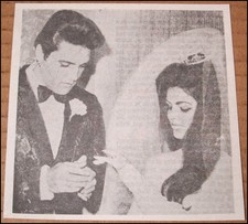 1977 Elvis Presley Marries Priscilla in 1967 Newspaper Clipping Photo 4.5