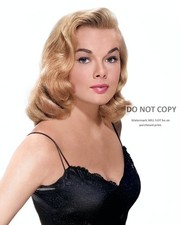 ACTRESS LESLIE PARRISH - 8X10 PUBLICITY PHOTO (MW-327) picture