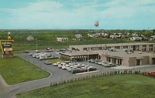 Postcard Holiday Inn Lamar Street Sweetwater Texas Water Tower c1970's picture