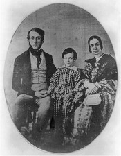 Photo:[Unidentified persons] picture