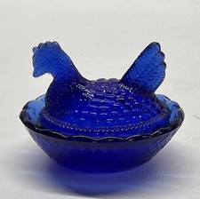 Vintage Cobalt Blue Glass Mini Nesting Hen On A Nest Salt Cellar 2.5” picture