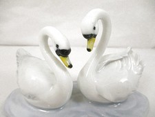 Vtg UCGC Porcelain Swan Couple in Water Figurine Taiwan 3.25