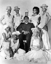 Live and Let Die 1973 Yaphet Kotto as Mister Big pose with girls 8x10 photo picture