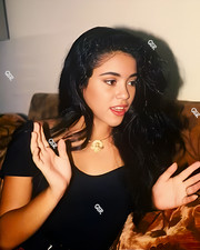 SHAKIRA - 8