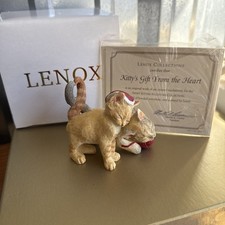 Lenox Kitty’s Gift From The Heart Part Of The Sweet Kitties Sculpture Collection picture