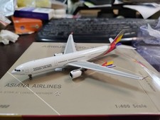 1:400  Asiana  A330-300 HL8282 Phoenix picture