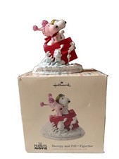Hallmark The Peanuts Movie Snoopy & Fifi Figure With Original box 2015 picture