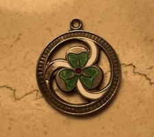ANTIQUE STERLING SILVER & ENAMEL SHAMROCK GIRL GUIDES THANKS PENDANT HALLMARKED picture