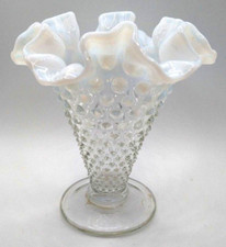 Vintage Fenton Hobnail Opalescent Ruffled Edge Vase Beautiful Vase picture