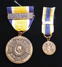 Vintage 2 WW1I Sons of the American Revolution Service Medals picture