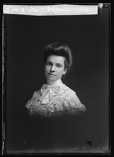 Photo:Mrs. J.H. Graves Portrait 1903 1905 picture