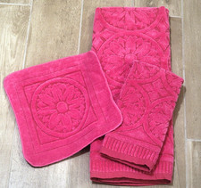Burlington House 3 Pc Hot Pink  Red Medallion Bath Hand Towels 1970s Mod picture