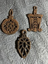 Set 3 VTG 5” Cast Iron Trivet Set Rust Patina Farmhouse All Marked One Is Wilton picture