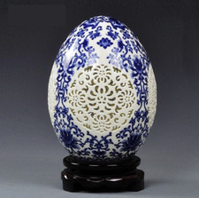 20cm Chinese Traditional Porcelain Openwork Egg Shape Vase Home Decor Crafts picture