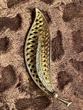 Vintage Jonette Marked JJ Gold Tone Rhinestone Open Leaf Pin Brooch 3