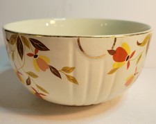 Hall's Superior Medium Mixing Bowl 7.5