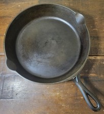 Lodge No Notch #7 Raised Number Cast Iron Skillet picture
