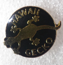 Hawaii Gecko Pin Black Gold Crawling Lizard Tropical Souvenir Emblem picture