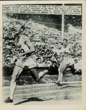 1948 Press Photo Roy Cochran sets new Olympic hurdles record, England picture