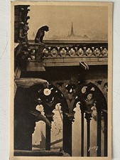 Édition d'Art Yvon Paris France Notre-Dame Gargoyle RPPC DB Unposted picture