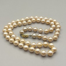 VTG Monet Faux Simulated Pearl Necklace Gold Tone Push Lock Clasp 23