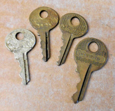 Lot 4 Master Lock Padlock Brass Keys 2 Each Lion Block #'s 0438 P249 P761 P256 picture
