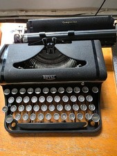 Vintage Royal Quiet De Luxe Portable Typewriter Black Crinkle Finish w/ Case picture