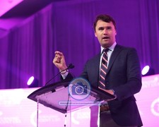 CHARLIE KIRK SPEAKING YOUNG WOMEN'S LEADERSHIP SUMMIT 2021 8X10 PHOTO picture