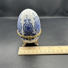 Vintage Egg Trinket Box Floral Blue White Three Footed Hinged Gold Accent 3.75