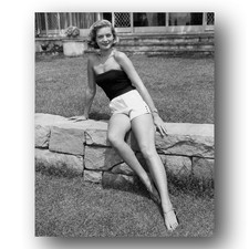 Lauren Bacall Photo 8x10 Portrait Actor Actress-1 picture