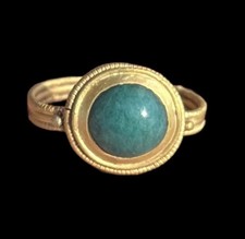 WONDERFUL ANCIENT ROMAN GOLD & EMERALD RING  - 2nd Century AD  (21154) picture