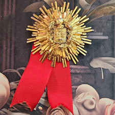 Vintage Gold Tone Sunburst Medal Brooch Ribbon Heraldic Shield Crest Costume Pin picture