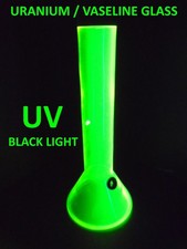 URANIUM GLASS - Uranium Vaseline -
