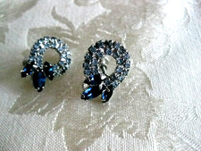 Vtg Weiss Aurora Borealis Rhinestones Blue Clip Earrings Wreath Xmas Silver picture
