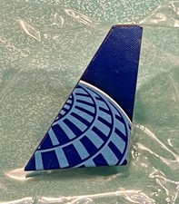 UNITED AIRLINES TAIL LOGO PIN picture