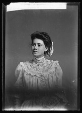 Photo:Ruth E. Jones Portrait 1905 1906 picture