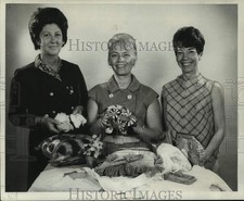 1970 Press Photo ESA members Mmes. C.W. Schurr, Robert Hodge, Bruce Sossaman picture