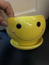 Round Ceramic vase Yellow Smiley Face 4.5