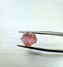 Sapphire *rare* dark pink  clean faceting rough gemstone Tanzania 3.67 carats picture