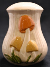 Vintage Arnels Merry Mushroom Large Shaker for Salt, Pepper, Cheese with Stopper picture