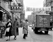 1950s CHINATOWN New York City STREET SCENE Photo  (212-g) picture