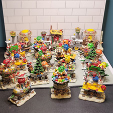 18 Pc M&M’s Christmas Holiday Express Train Set Collection Collectible Cars picture