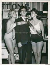 1963 Phil Silvers Comedian Beautiful Women Entertainer Actor Celebrit Photo 7x9 picture