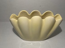 Roseville Vase 6058 Pale Yellow Scallop Shell Pattern 8