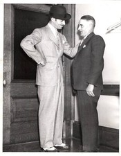 1937 HOLLYWOOD KING CLARK GABLE HID DAD WILLIAM GABLE Candid ORIG Photo J 33 picture