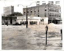 LG976 1961 Original UPI Photo HIGH WATERS IN GULF GALVESTON BAY HURRICANE CARLA picture